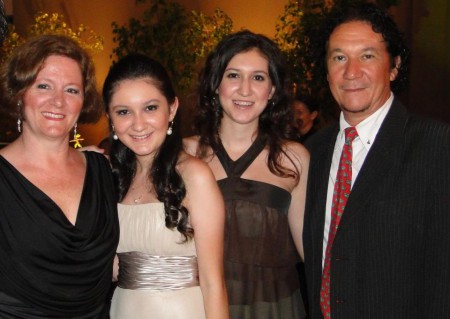 Minha amada família: a esposa Maria Lúcia e as filhas Catarina e Vitória